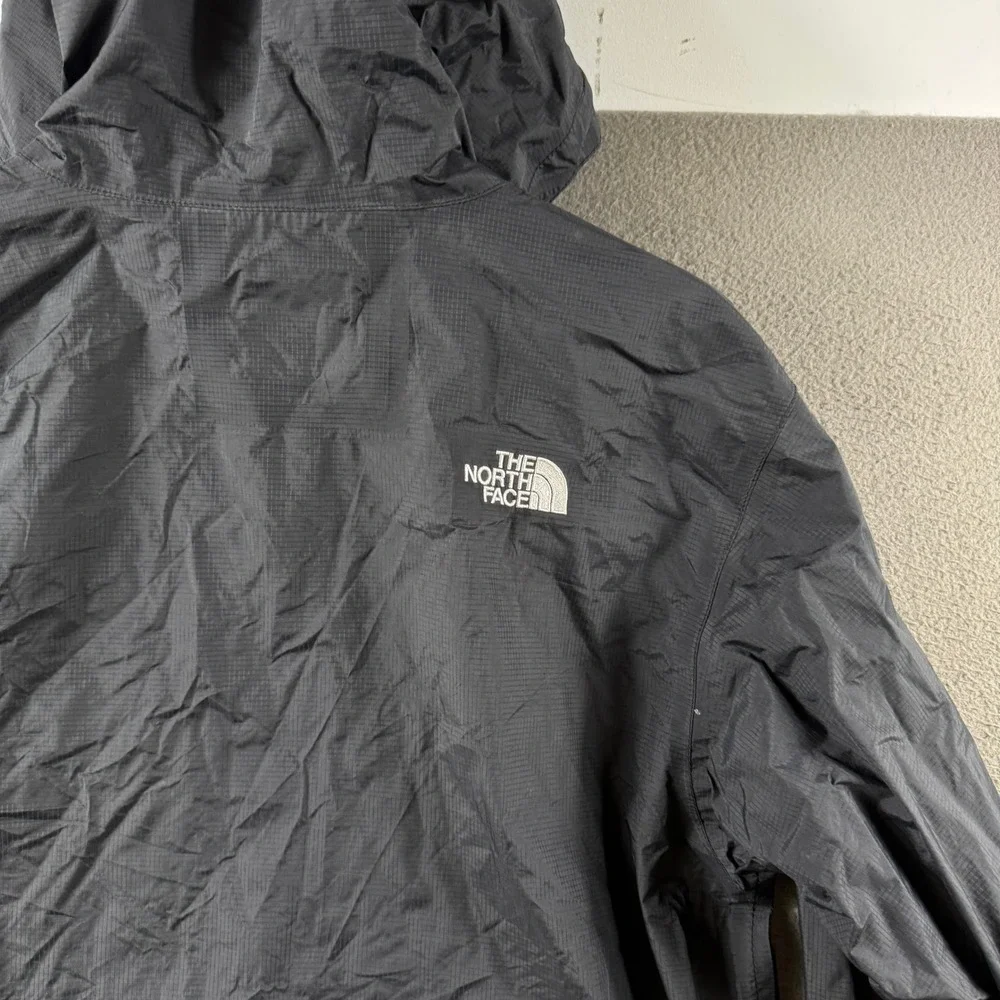 The North Face HyVent 2.5L Rain Jacket Men M Black Hooded Waterproof Windbreaker